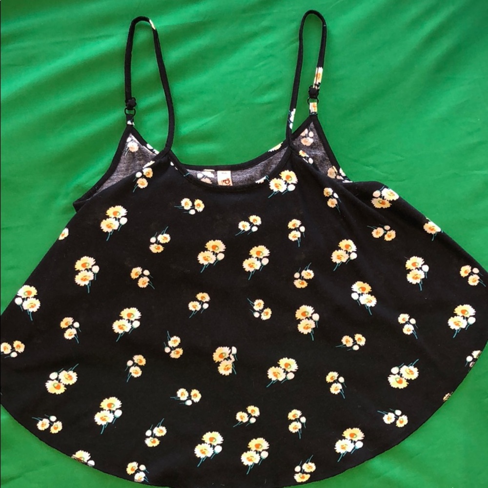 Daisy Printed Flowy Crop Top